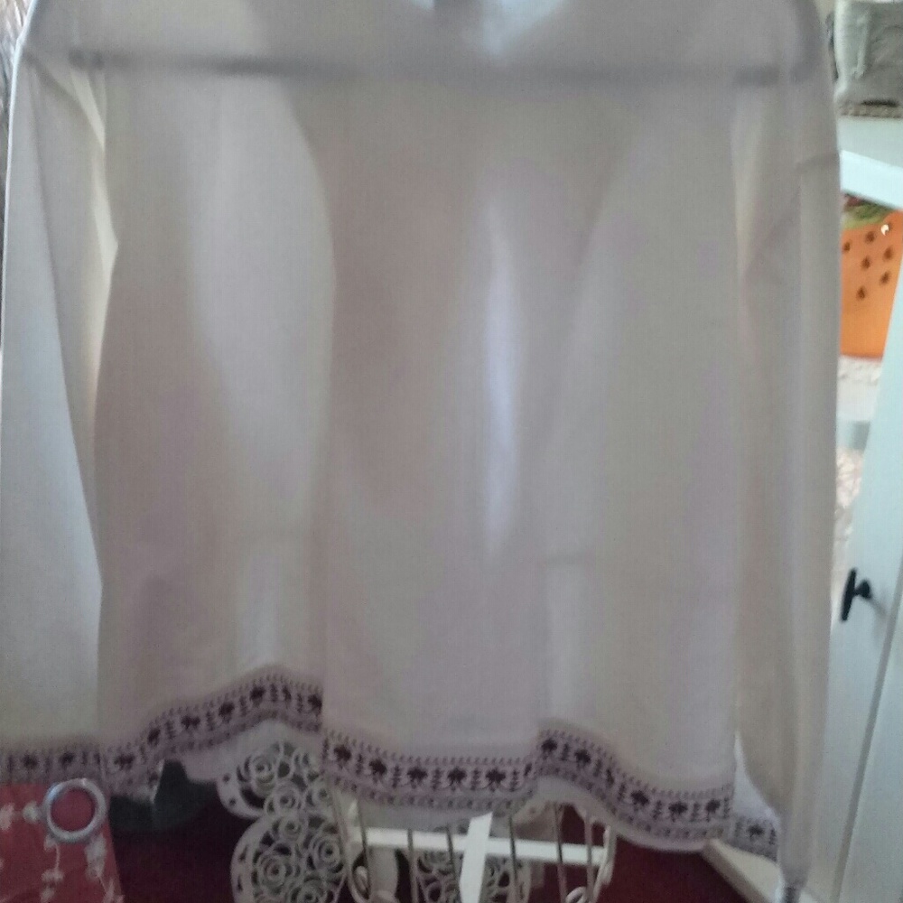 Button down top - Picture 2 of 5